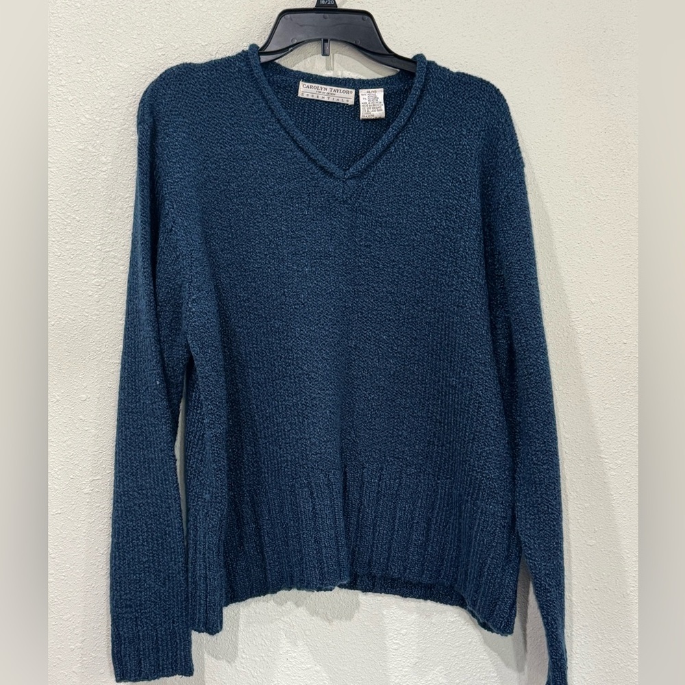 Carolyn Taylor Women's V-Neck Sweater